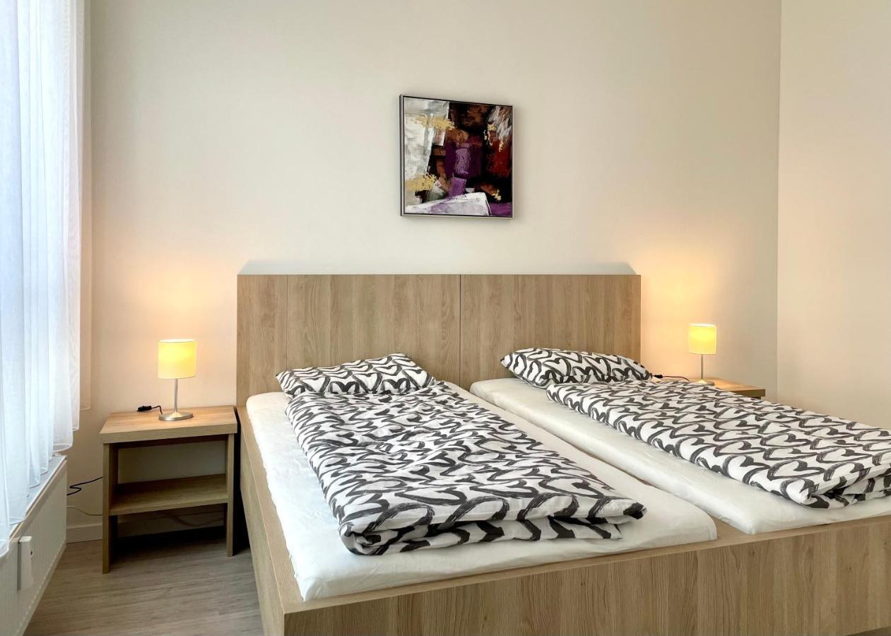 Central Stay Bratislava Buitenkant foto