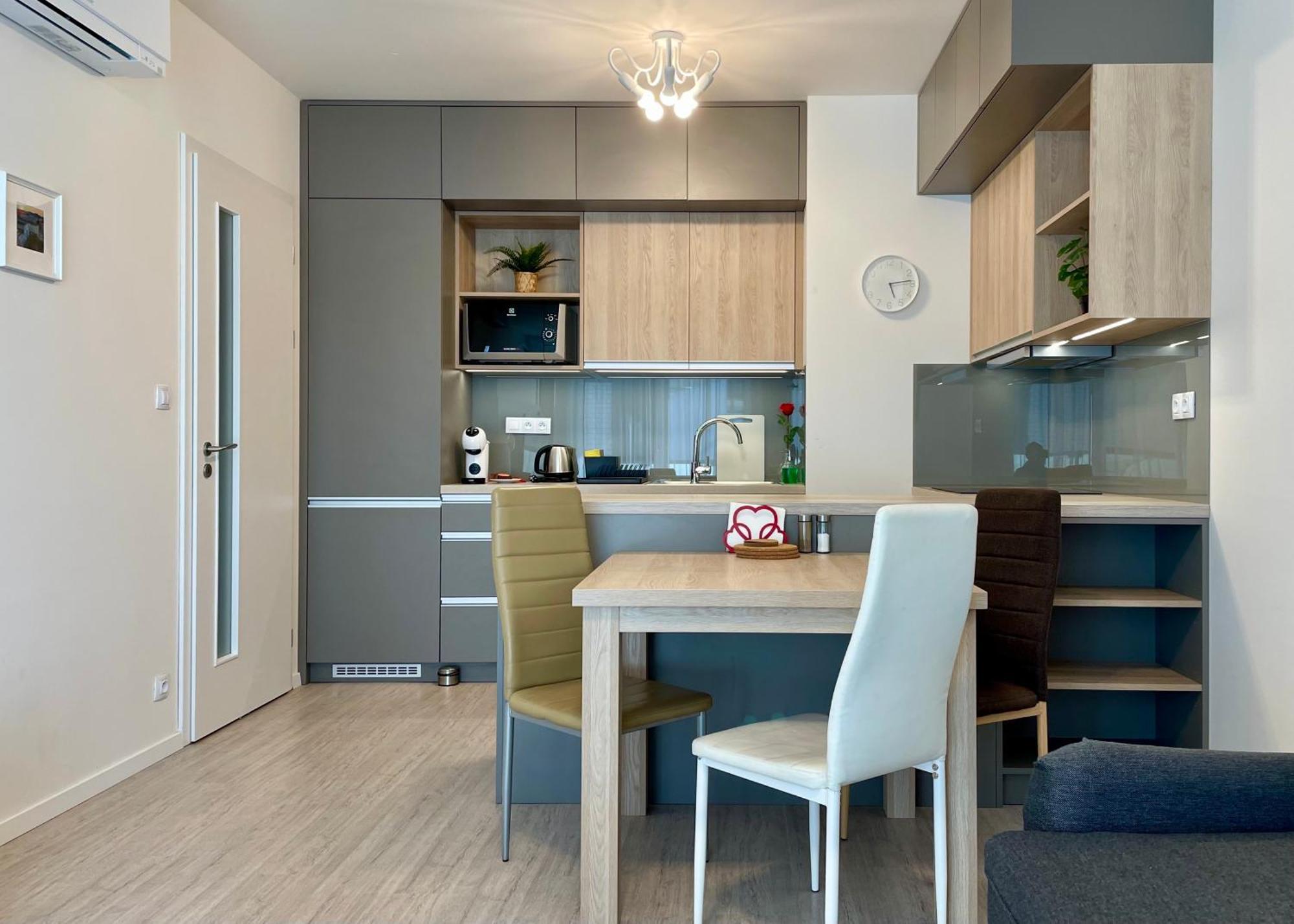 Central Stay Bratislava Buitenkant foto